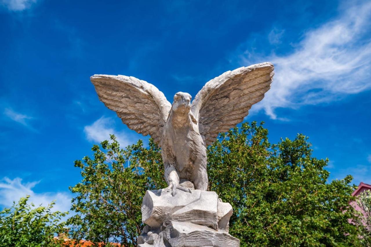 בנקובאץ Villa Eagle מראה חיצוני תמונה