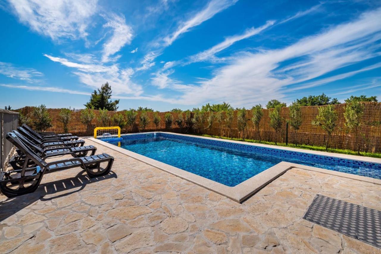 בנקובאץ Villa Eagle מראה חיצוני תמונה